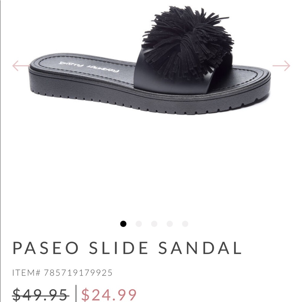 Super cute black slide sandals for Summer!